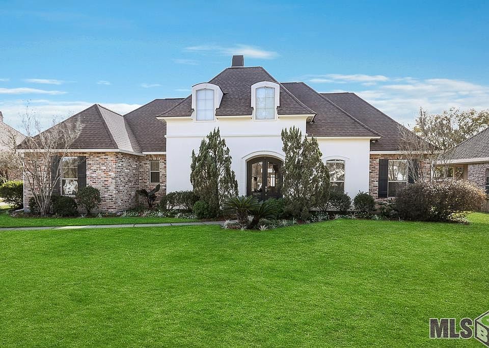 1st image of 38279 Lakeview Ct