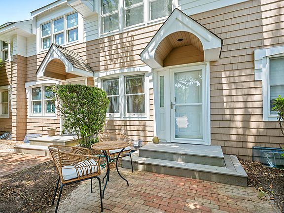 2nd image of 49 Canoe Place Rd APT 312