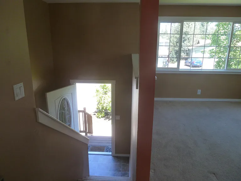 1901 NE Wells Acres Rd — Photo 2
