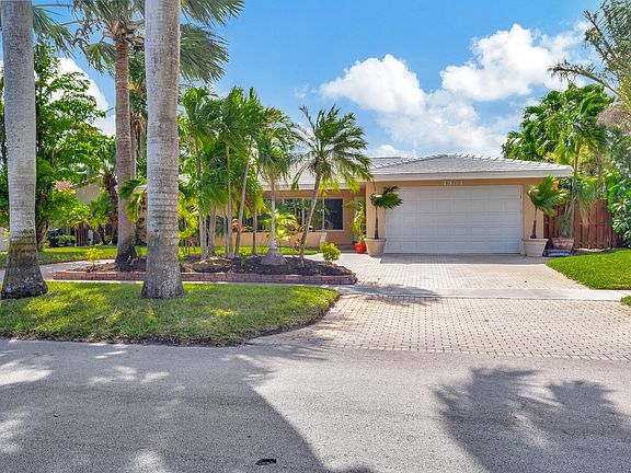 2nd image of 4954 Sarazen Drive