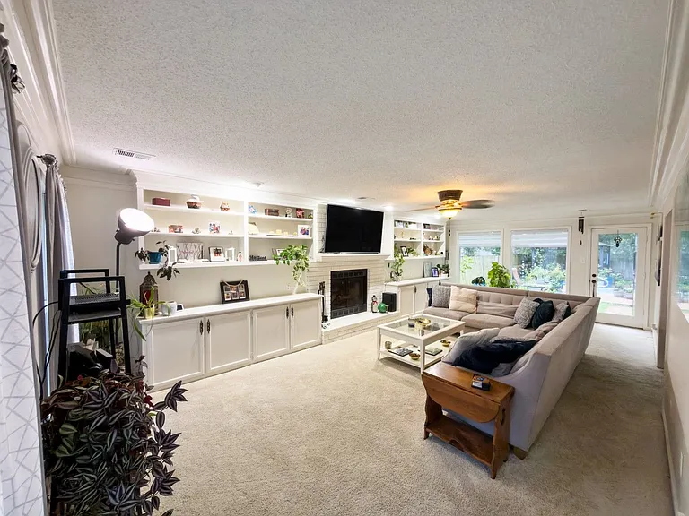 743 Grovewood Dr — Photo 16