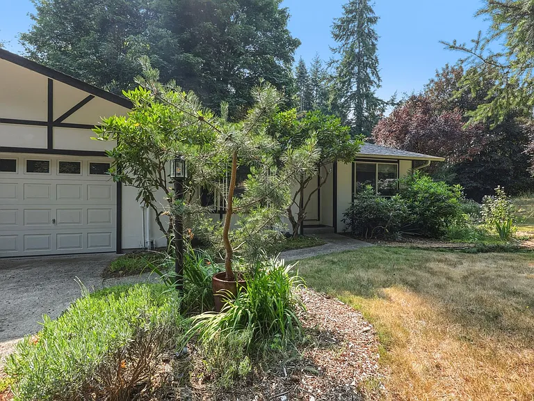 6626 Littlerock Rd SW #B — Photo 3