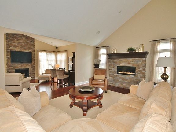 5th image of 43 Thames Ct