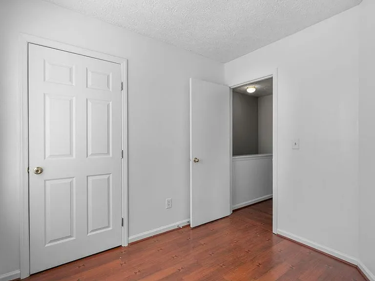 8228 Wynewood Ct — Photo 10