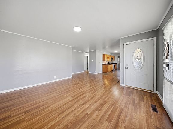 3rd image of 117 Hook Rd
