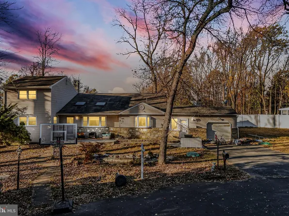 1230 Benn Ln, Warminster, PA 18974