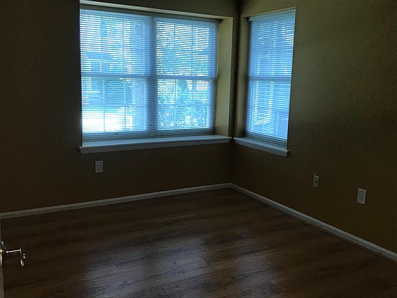 4th image of 85 Driftwood Ct #132