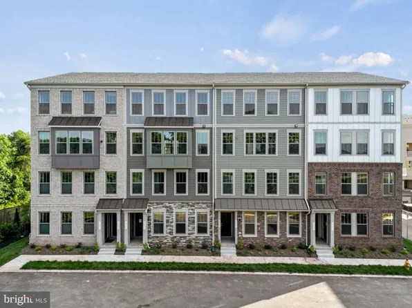 1307A Styron St, Manassas Park, VA 20111