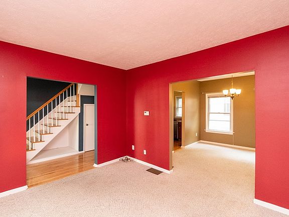 4th image of 461 Averill Ave