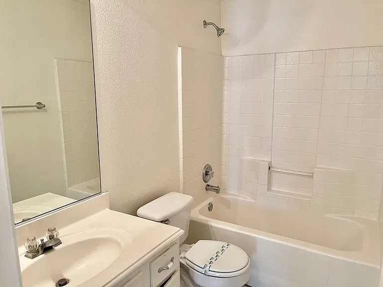 1008 Rock Springs Dr — Photo 31
