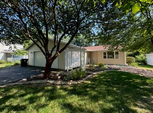 507 E State St, Mahomet, IL 61853