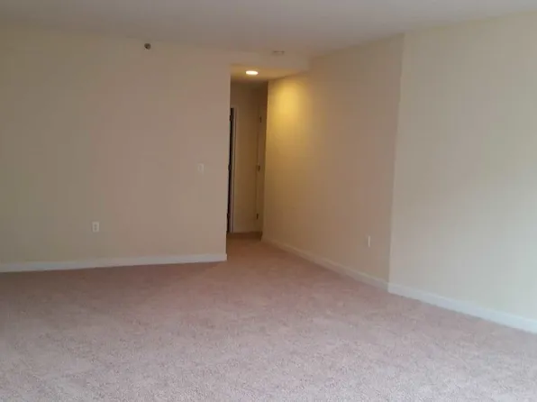 305 Palisade Avenue image 9 of 19