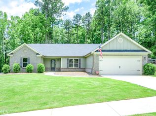532 Lena Dr., Hoschton, GA 30548