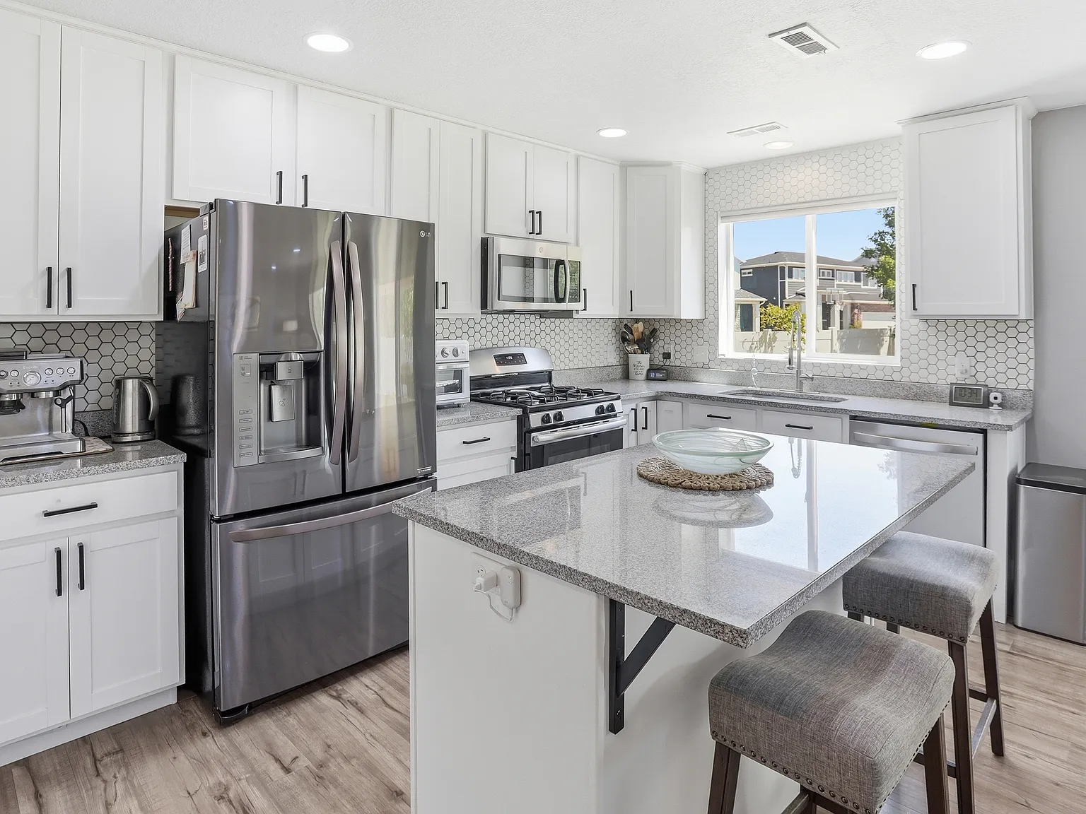 3 bed, 2.5 bath, 1779 sqft, $1,050 — Photo 4