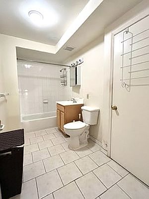 5th image of 1160 Putnam Ave APT 1
