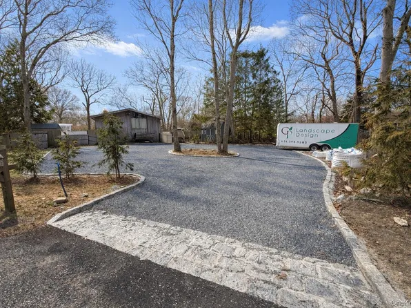 3 Louise Court, Hampton Bays, NY 11946