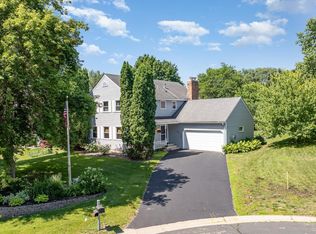 3013 Bluffs Dr, Mound, MN 55364