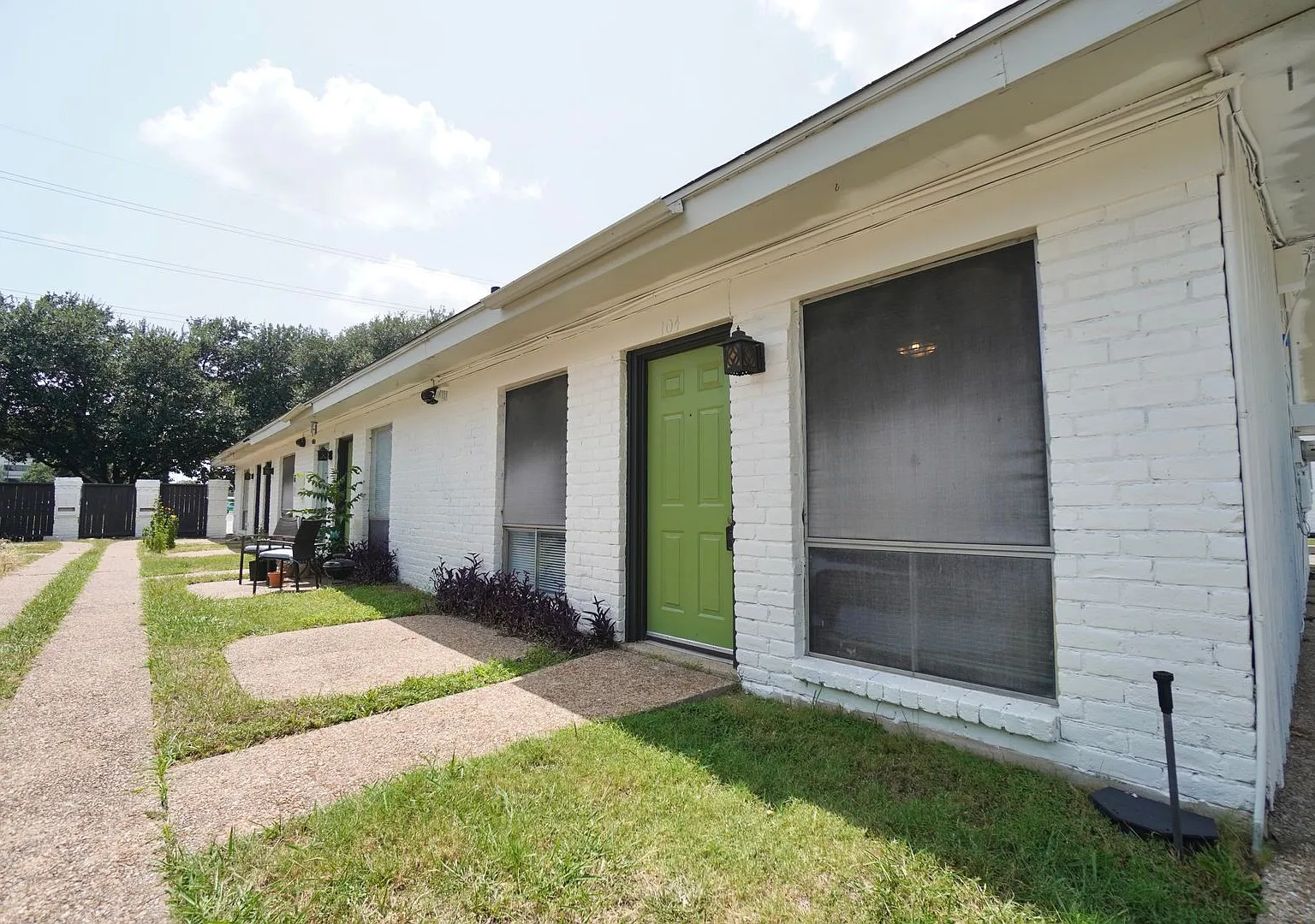 2BR/1BA Apartment with In-Unit Laundry in Austin! — Photo 2