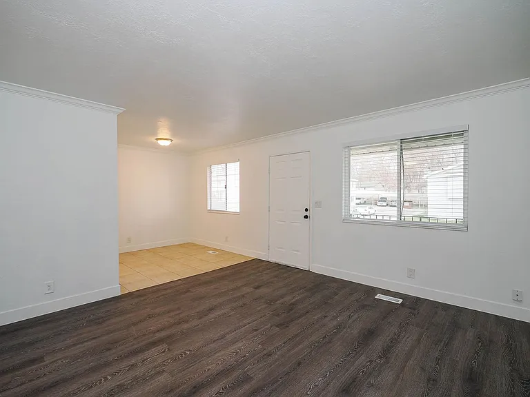 1559 W 3395 S — Photo 9