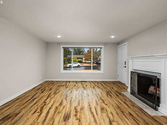 4th image of 3347 SE 180th Ave