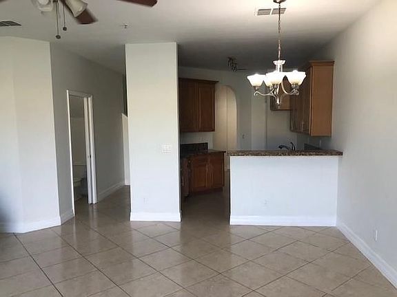 2nd image of 1018 Pipers Cay Dr #111