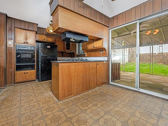 4th image of 61-29 64th Street