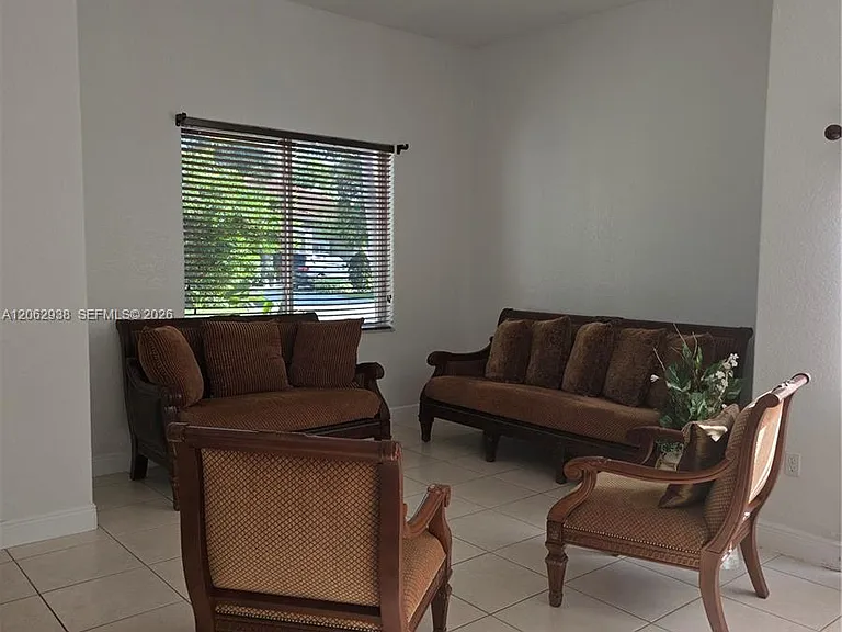 14811 SW 32nd Ln — Photo 3