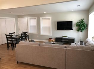 9425 S Indiana Ave, Chicago, IL 60619