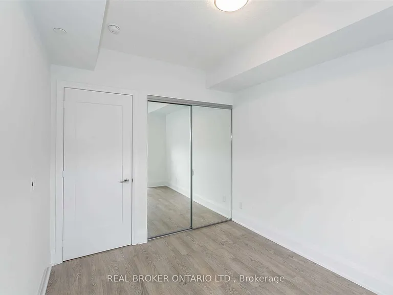 101 Erskine Ave #813 — Photo 14