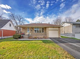 16 Applewood Dr, Belleville, ON K8P4E2