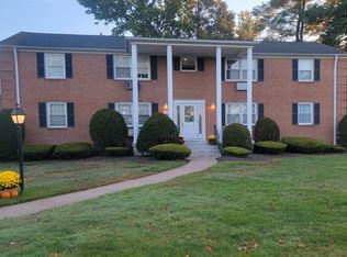 12 Brewster Rd #12B, Glastonbury, CT 06033