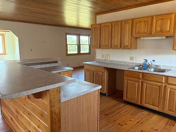 4th image of 43 Duck Pond Road