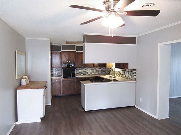 4th image of 150 Eastlawn Dr