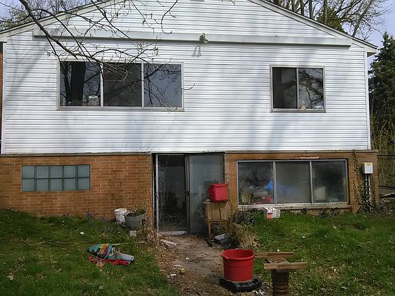 2nd image of 5992 Fonda Lake Dr