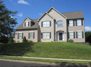 2526 Halleck Dr, Whitehall, PA 18052