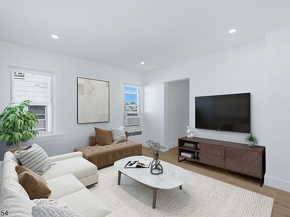 4th image of 6 George St Floor 2