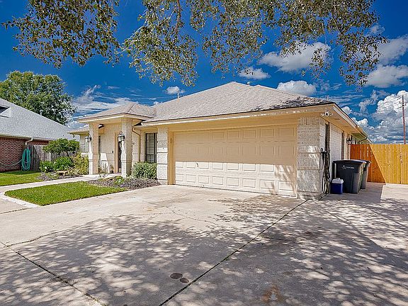 3rd image of 701 Dunbar Dr