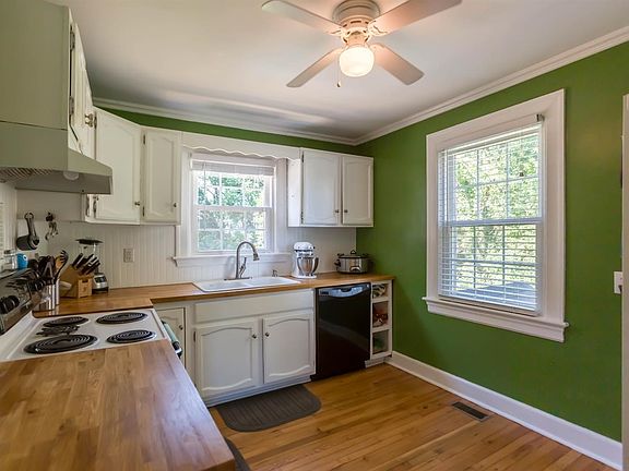 5th image of 320 Langhorne Ln