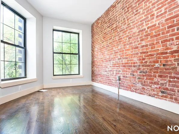 860 Macon Street image 10 of 13