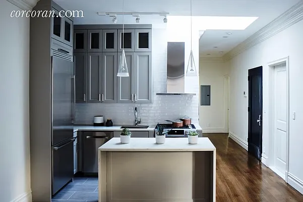 Rented by Corcoran | media 23