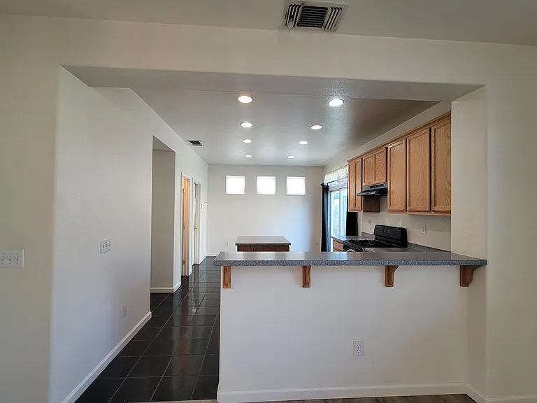 415 Zinnia Ct — Photo 18