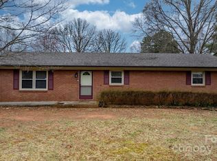 906 16th St NW, Conover, NC 28613
