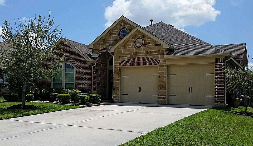 1st image of 3033 Spring Hill Ln