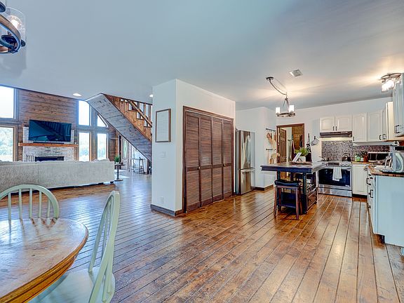 13th image of this home