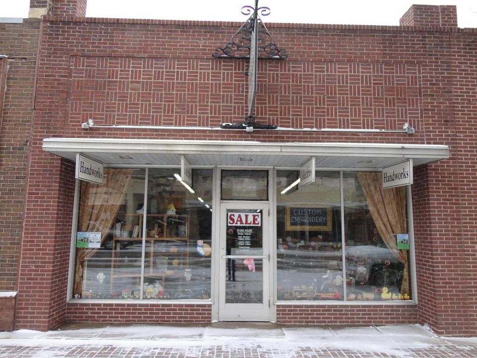 1st image of 215 W Lincoln Ave