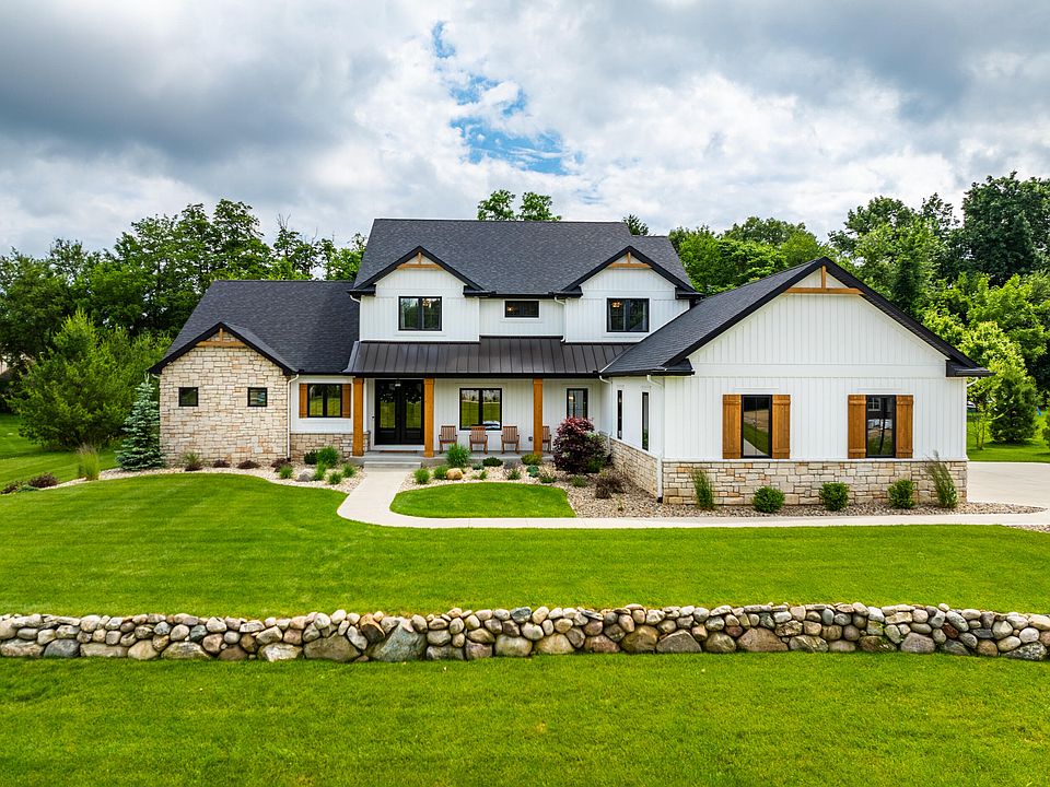 1st image of 32075 Hidden Hills Dr