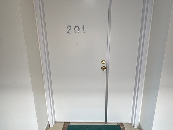 3rd image of 11735 Dorothy St APT 201