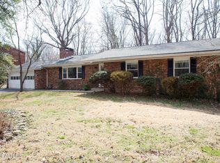 1036 W Outer Dr, Oak Ridge, TN 37830
