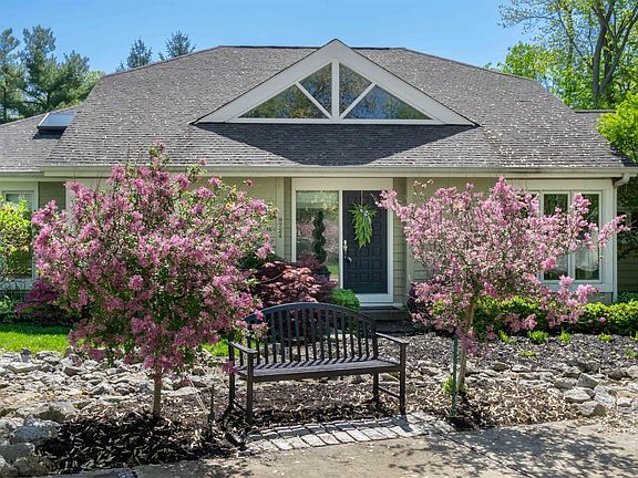2nd image of 9724 Sycamore Trace Ct