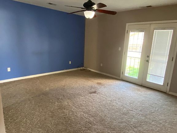 4th image of 601 N Acacia St